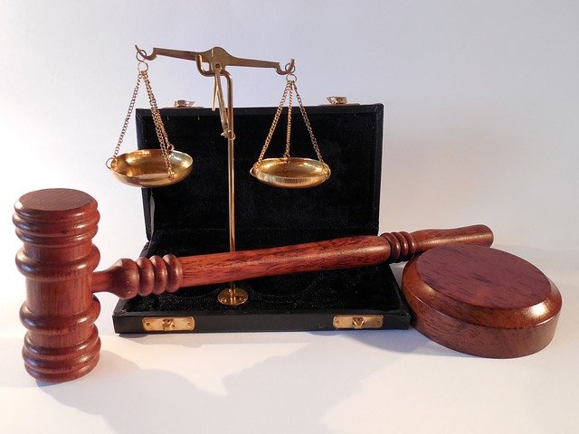 W czym zdoła nam wspomóc radca prawny? W jakich rozprawach i w jakich dziedzinach prawa pomoże nam radca prawny?