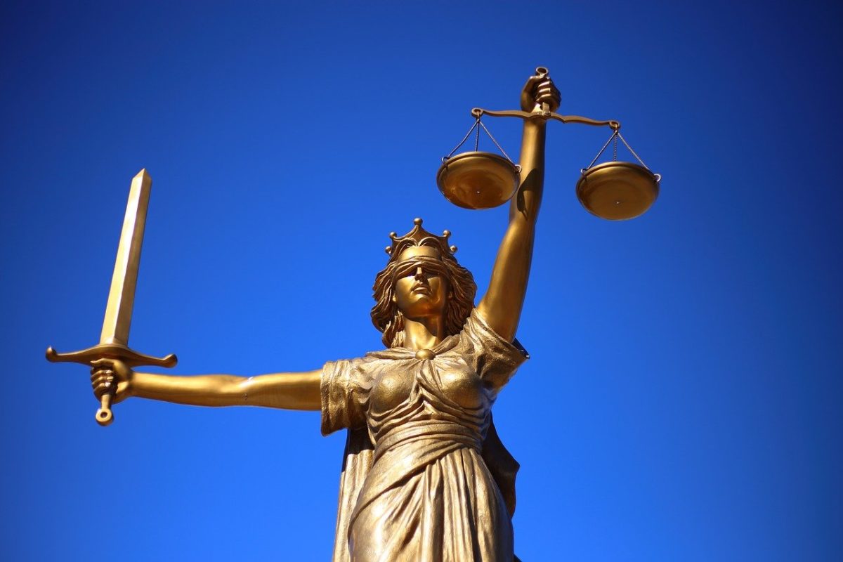 W czym zdoła nam pomóc radca prawny? W jakich rozprawach i w jakich płaszczyznach prawa wspomoże nam radca prawny?